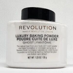Revolution Luxury Baking Setting Powder in Ghost